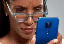 Vuity è il collirio che sostituisce gli occhiali da lettura