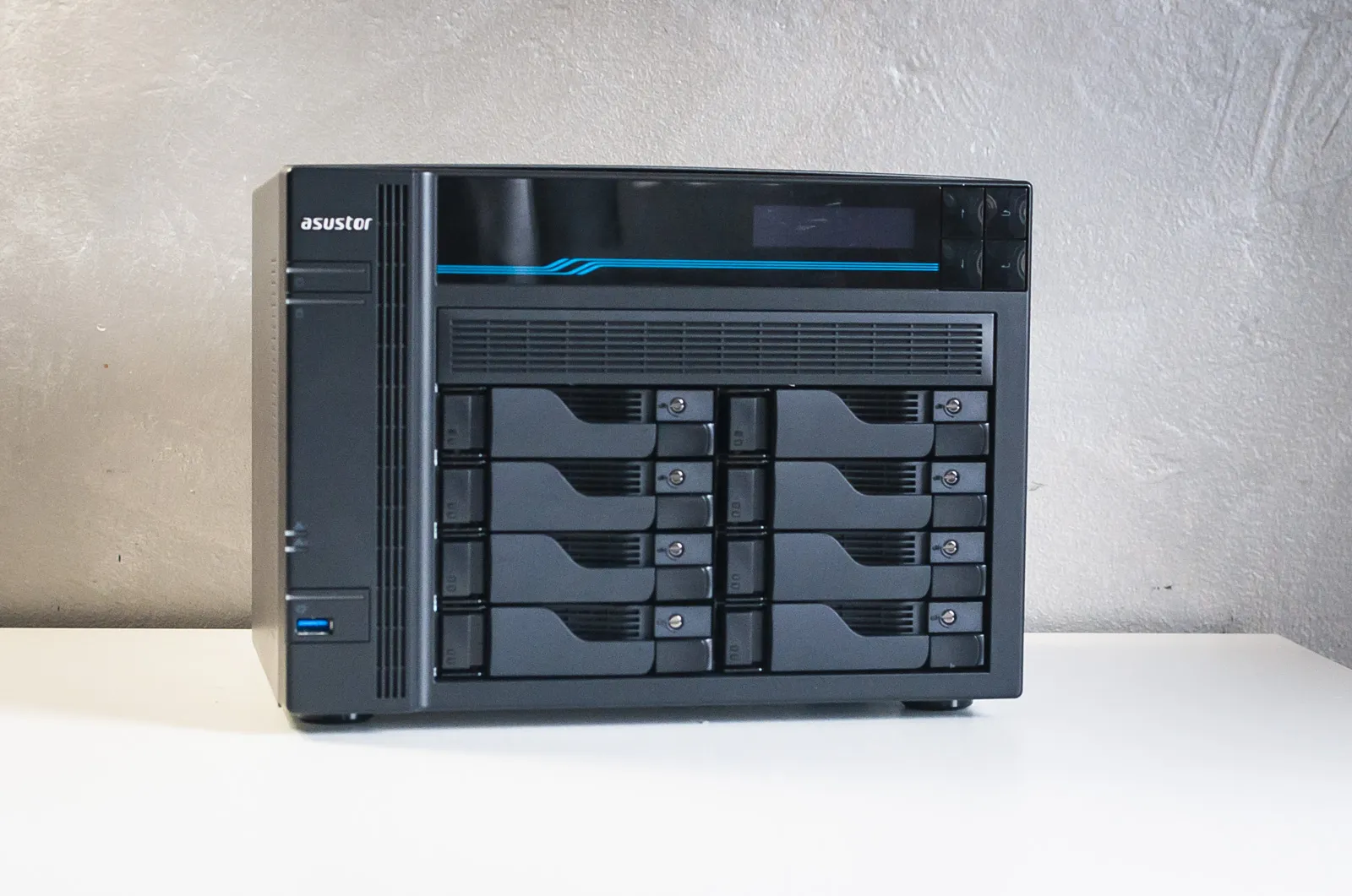 Recensione Asustor AS6508T Lockerstor 8 Recensione Asustor AS6508T Lockerstor 8