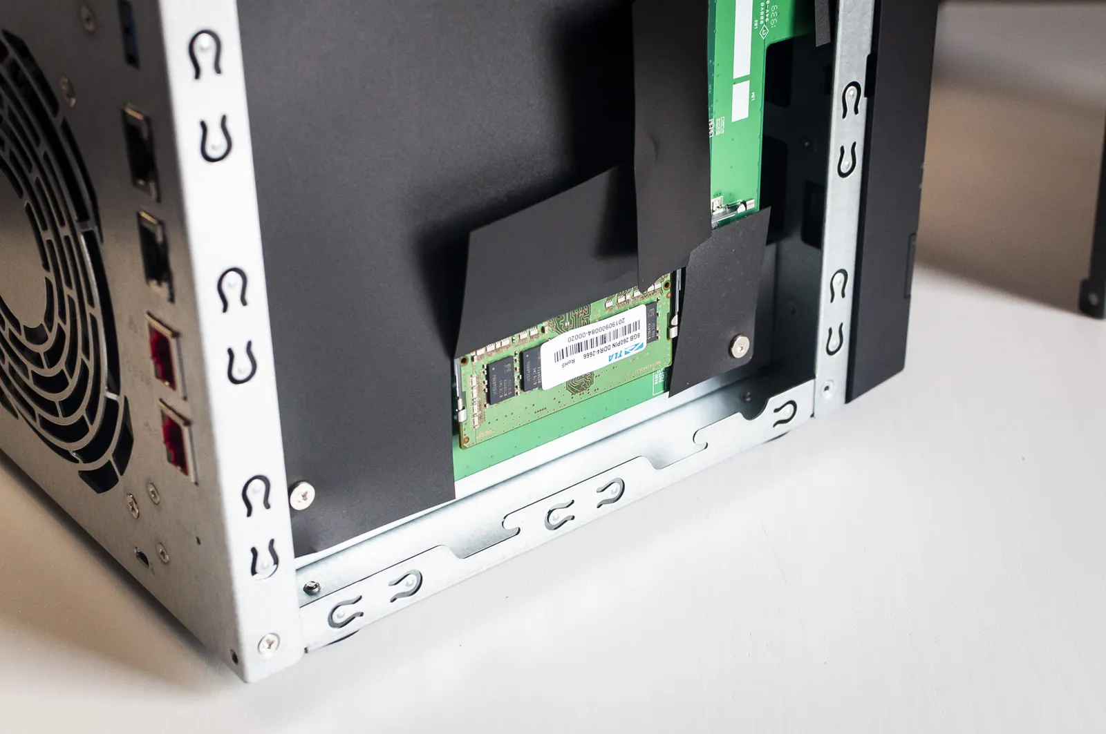 Recensione Asustor AS6508T Lockerstor 8 Recensione Asustor AS6508T Lockerstor 8