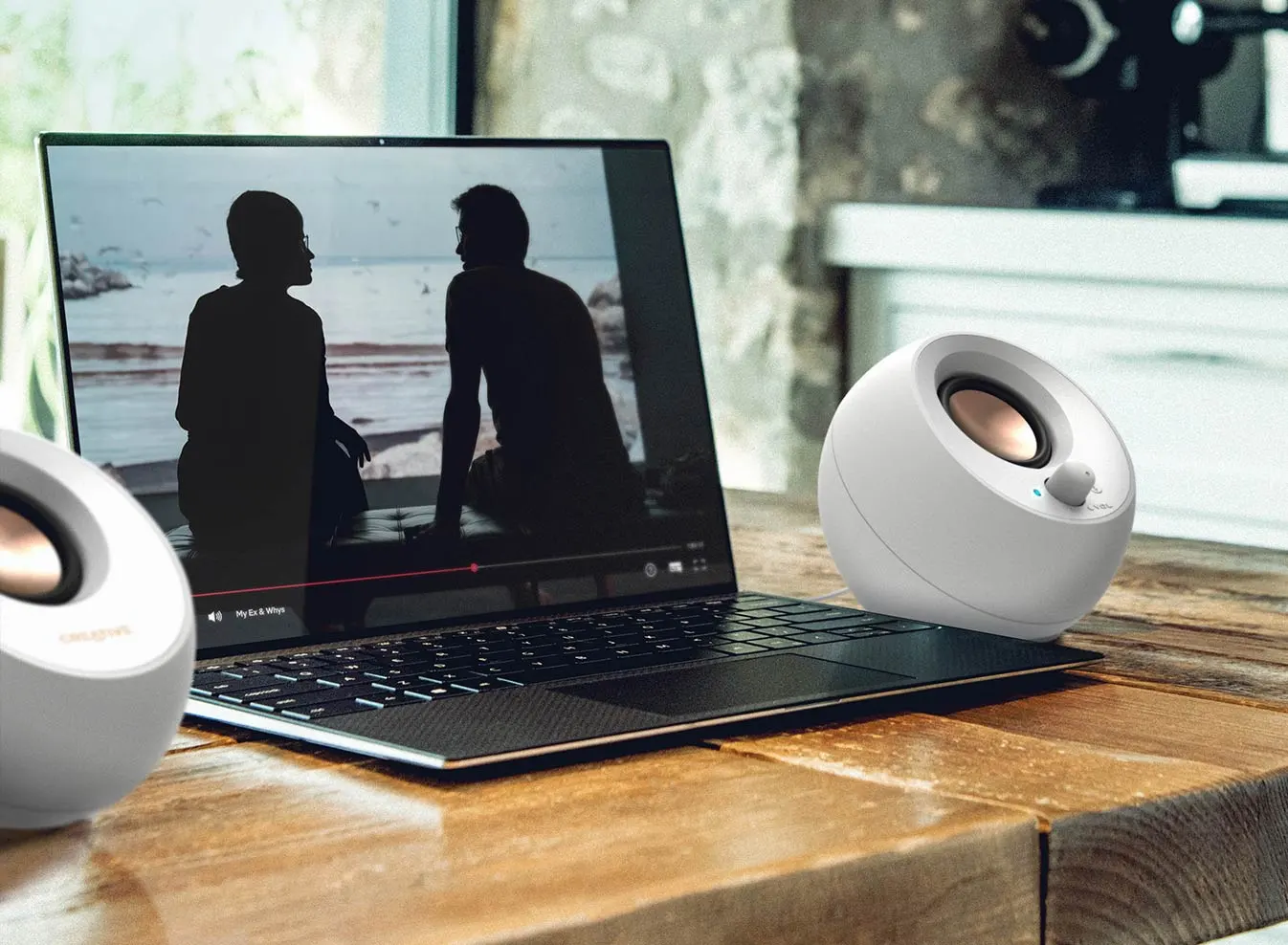 Recensione Creative Pebble V3, il vino buono sta nella botte piccola Recensione Creative Pebble V3, il vino buono sta nella botte piccola