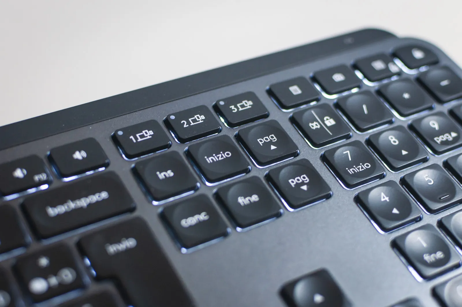 Recensione Logitech MX Keys, la tastiera perfetta esiste, o quasi Recensione Logitech MX Keys, la tastiera perfetta esiste, o quasi