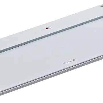 Recensione Microsoft Designer Compact Keyboard, la tastiera per chi scrive (soprattutto su Windows)