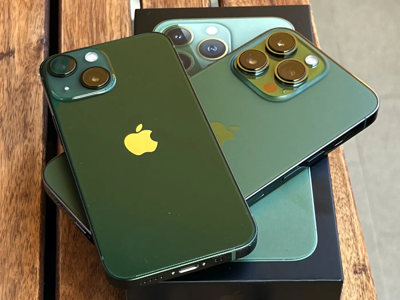 Tutte le sfumature del verde di iPhone 13 Tutte le sfumature del verde di iPhone 13