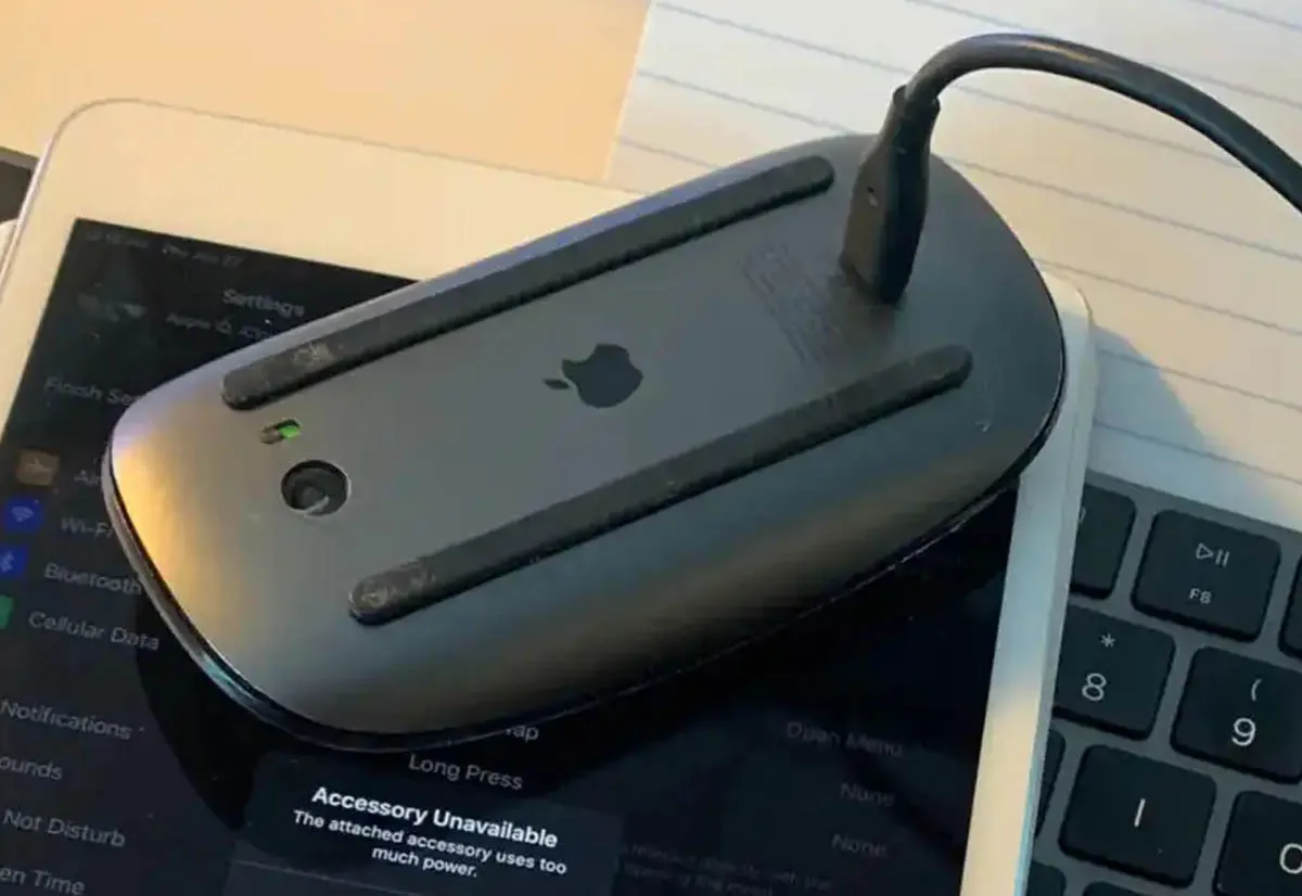 Potenziale soluzione all’impossibilità di usare il Magic Mouse durante la carica