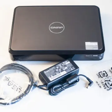 Recensione QNAP HS-264, il NAS da salotto per chi ama Plex