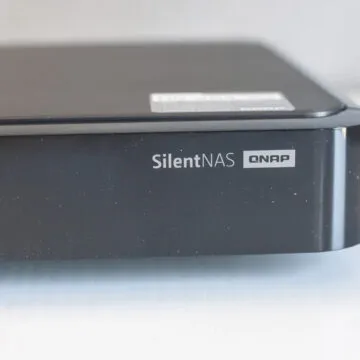 Recensione QNAP HS-264, il NAS da salotto per chi ama Plex