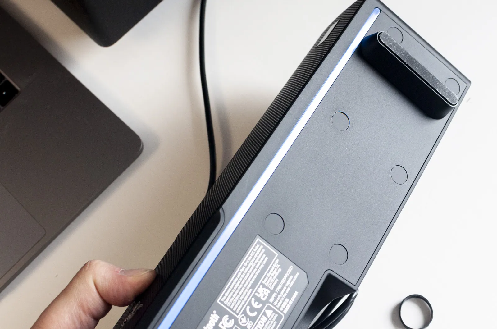 Recensione Razer Leviathan V2, gioco e film da brivido ma solo per computer Recensione Razer Leviathan V2, gioco e film da brivido ma solo per computer