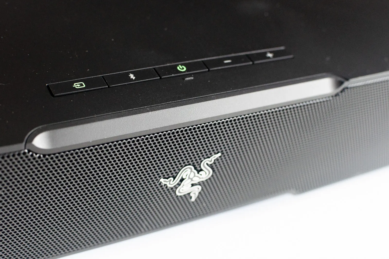 Recensione Razer Leviathan V2, gioco e film da brivido ma solo per computer Recensione Razer Leviathan V2, gioco e film da brivido ma solo per computer