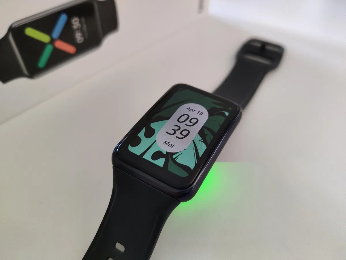 Recensione OPPO Watch Free, un ibrido tra watch e band Recensione OPPO Watch Free, un ibrido tra watch e band