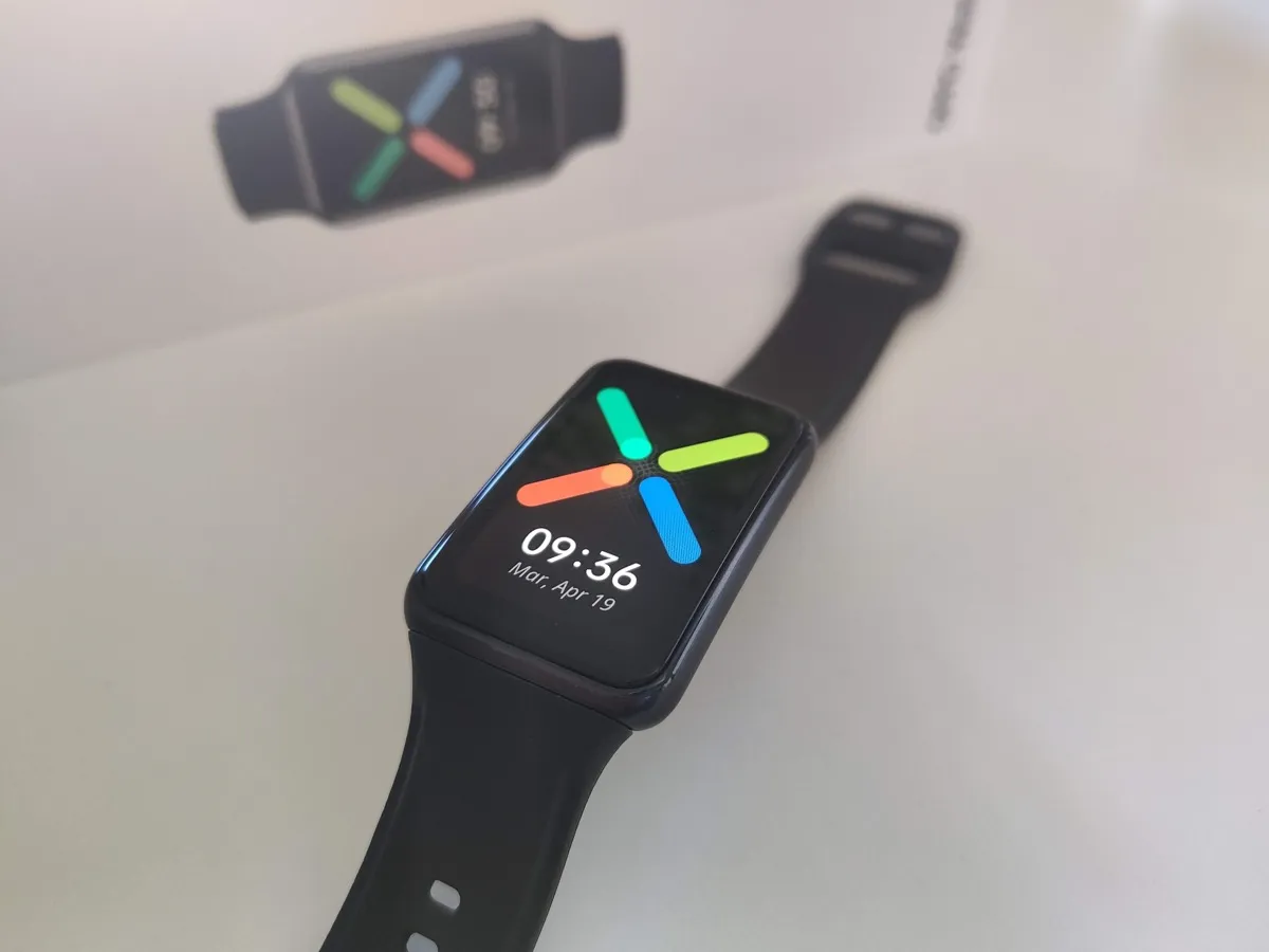 Recensione OPPO Watch Free, un ibrido tra watch e band Recensione OPPO Watch Free, un ibrido tra watch e band