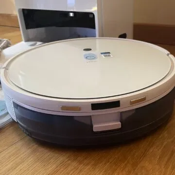 Recensione Yeedi Mop Station, il mocio robotizzato che lava e strizza da solo