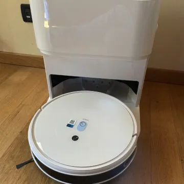 Recensione Yeedi Mop Station, il mocio robotizzato che lava e strizza da solo