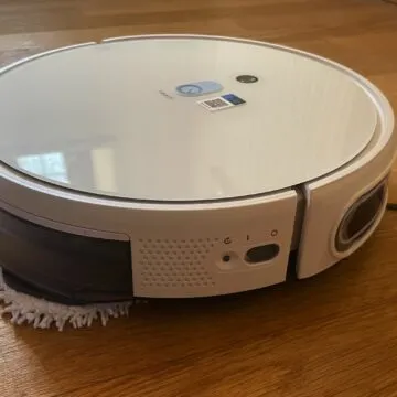 Recensione Yeedi Mop Station, il mocio robotizzato che lava e strizza da solo