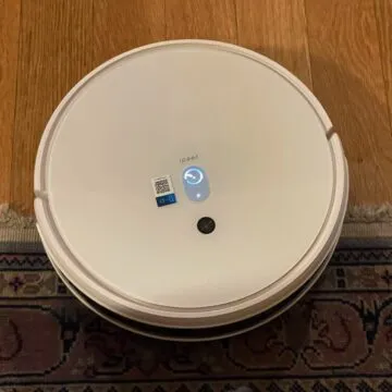 Recensione Yeedi Mop Station, il mocio robotizzato che lava e strizza da solo