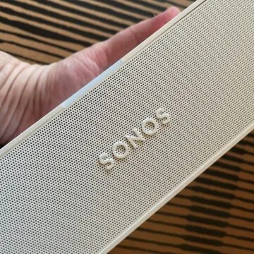 Recensione Soundbar Sonos Ray, parti dalla TV e porti musica in tutta la casa