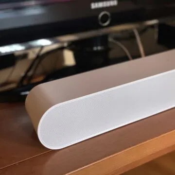 Recensione Soundbar Sonos Ray, parti dalla TV e porti musica in tutta la casa