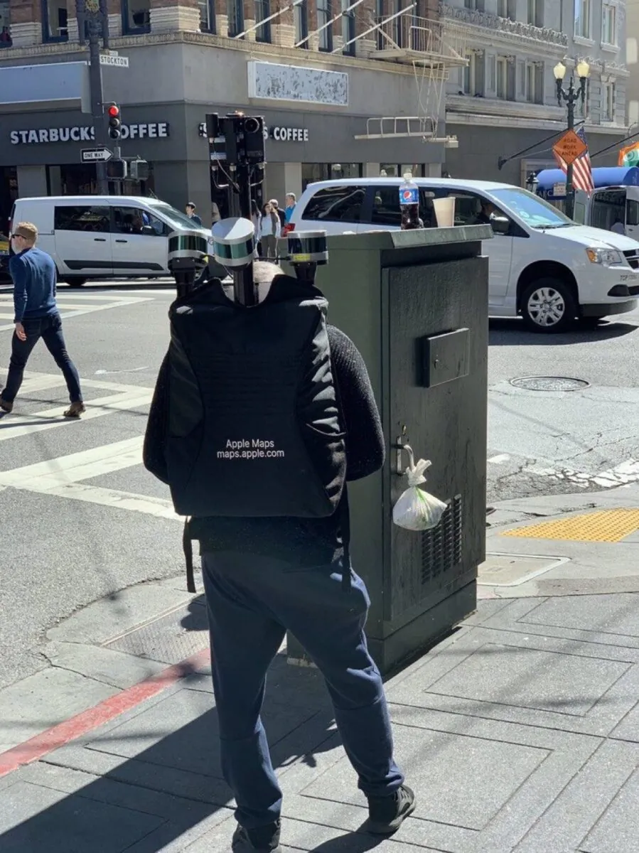 Apple Mappe usa nuovi zaini per raccogliere foto e dati in Italia Apple Mappe usa nuovi zaini per raccogliere foto e dati in Italia