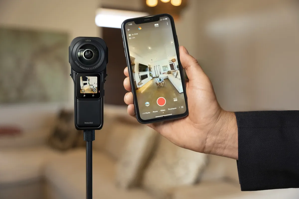 Insta 360 ONE RS 1-Inch 360 Edition è la più costosa e prestante della serie Insta 360 ONE RS 1-Inch 360 Edition è la più costosa e prestante della serie