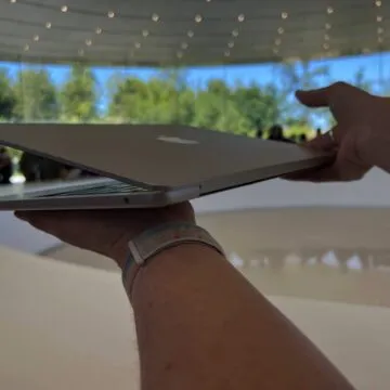 MacBook Air 2022 con M2, i dettagli di design del superleggero Apple