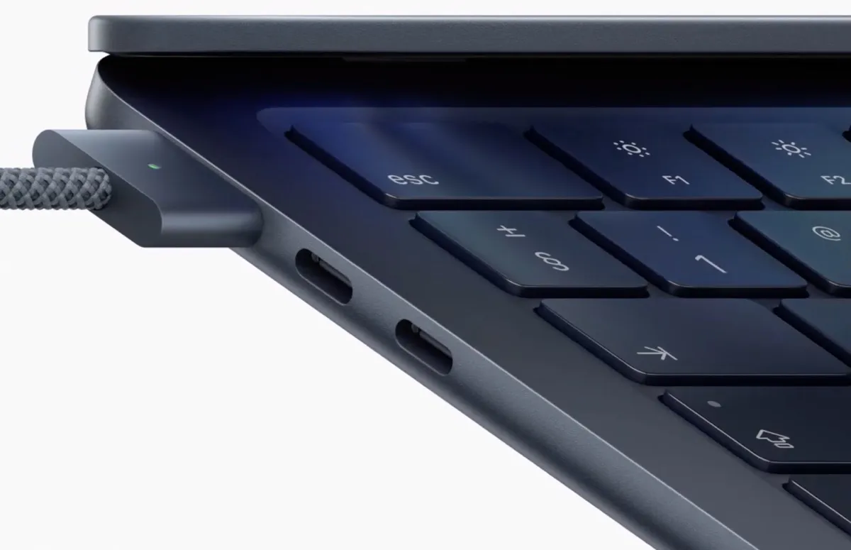 MacBook Air M2 tinta mezzanotte, le spedizioni slittano MacBook Air M2 tinta mezzanotte, le spedizioni slittano