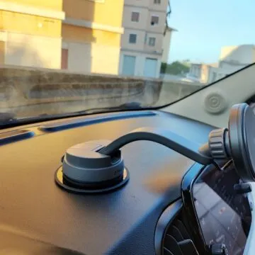 Recensione Anker MagGo 613, il supporto auto magnetico e con ricarica 7,5W