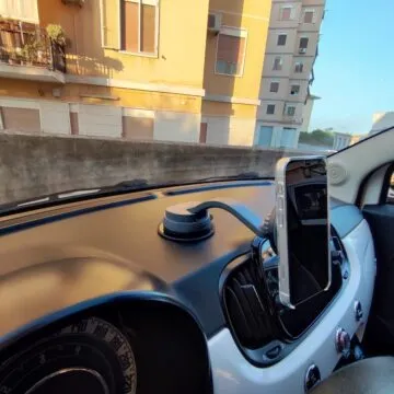 Recensione Anker MagGo 613, il supporto auto magnetico e con ricarica 7,5W