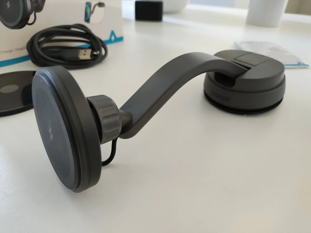 Recensione Anker MagGo 613, il supporto auto magnetico e con ricarica 7,5W Recensione Anker MagGo 613, il supporto auto magnetico e con ricarica 7,5W