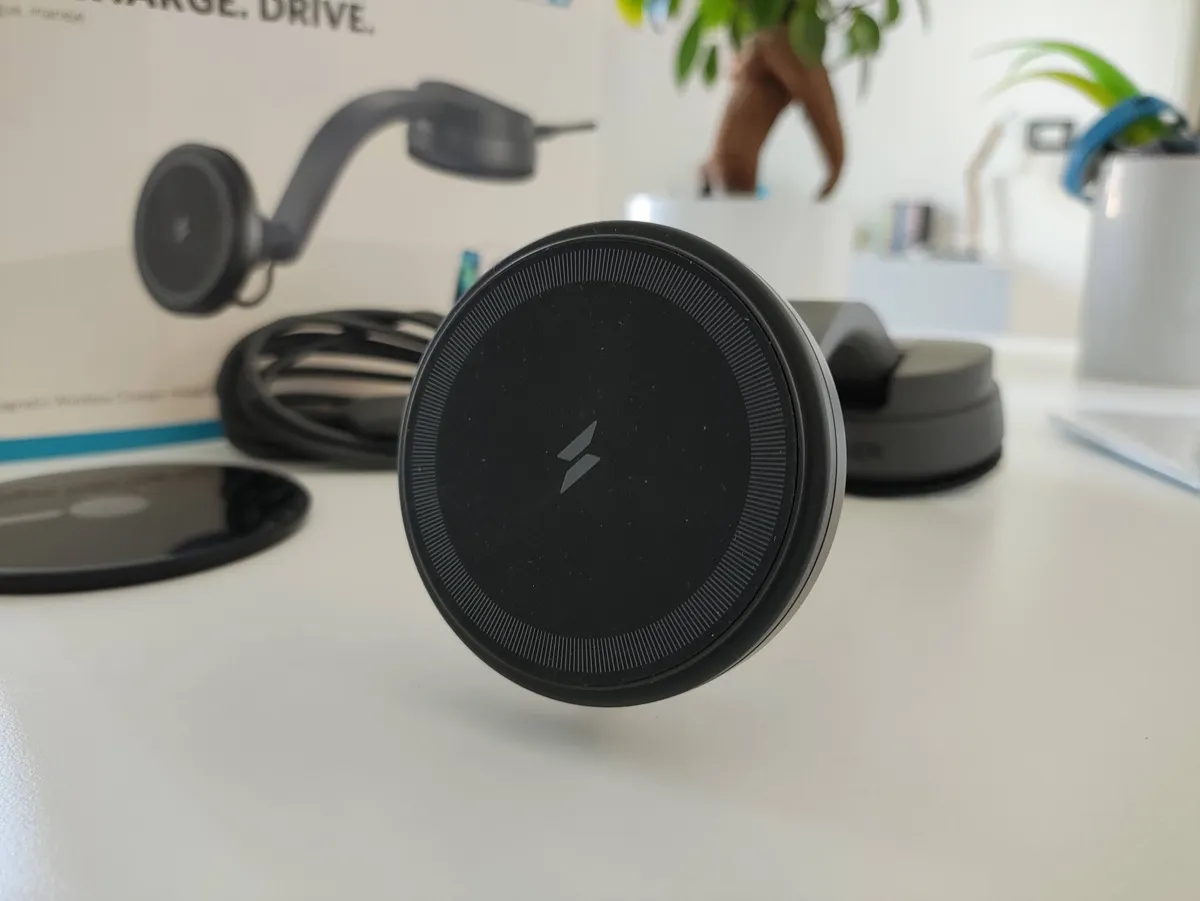 Recensione Anker MagGo 613, il supporto auto magnetico e con ricarica 7,5W Recensione Anker MagGo 613, il supporto auto magnetico e con ricarica 7,5W