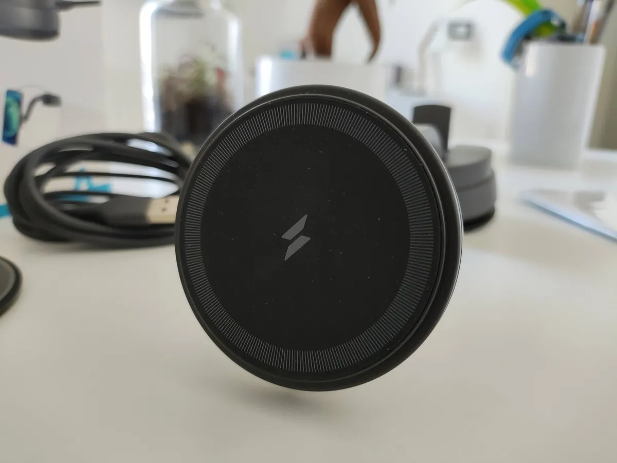 Recensione Anker MagGo 613, il supporto auto magnetico e con ricarica 7,5W Recensione Anker MagGo 613, il supporto auto magnetico e con ricarica 7,5W