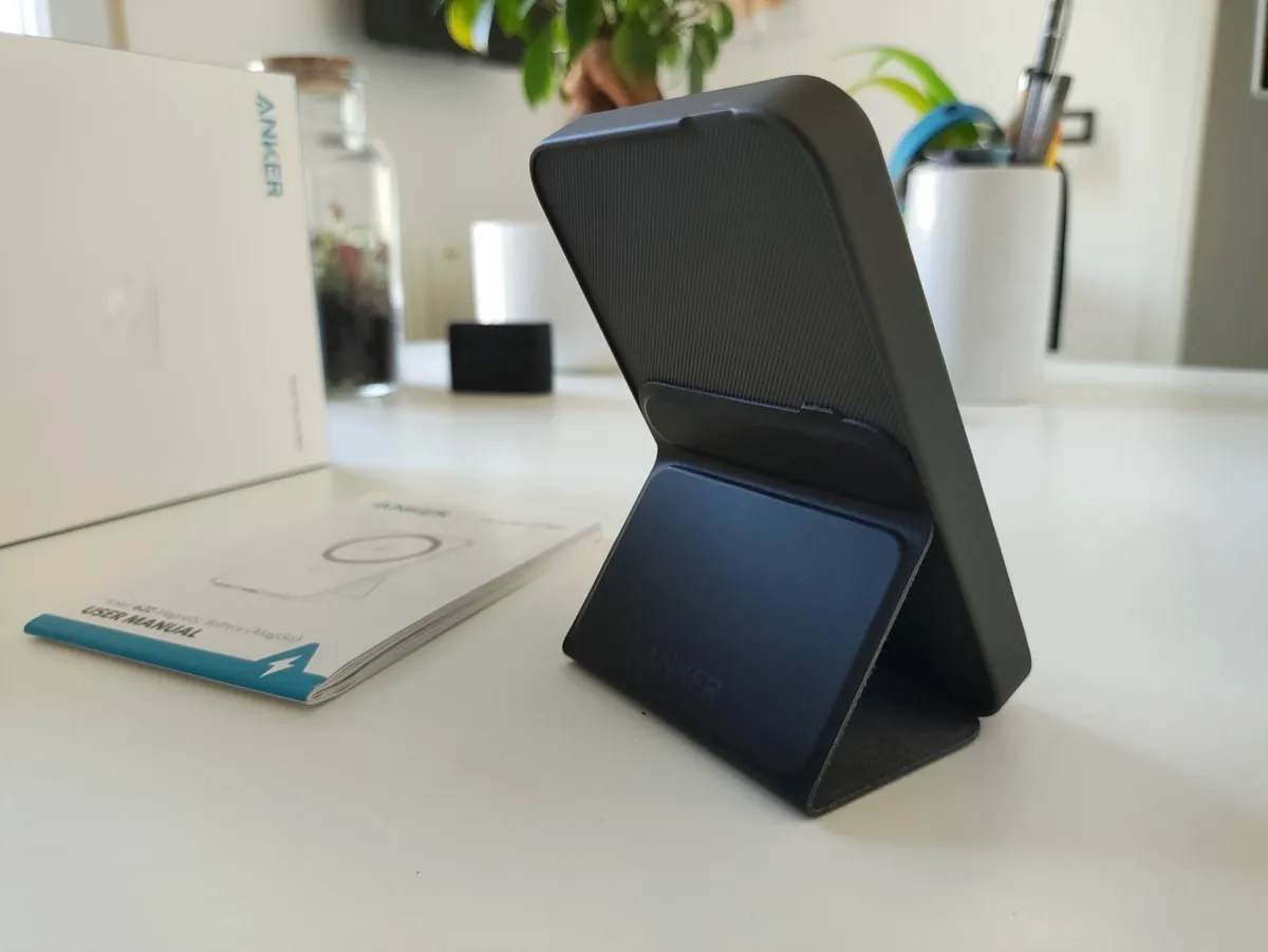 Recensione Anker 622, la batteria magnetica che regge in piedi l’iPhone Recensione Anker 622, la batteria magnetica che regge in piedi l’iPhone