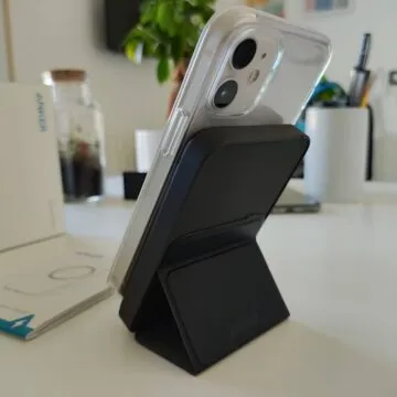 Recensione Anker 622, la batteria magnetica che regge in piedi l’iPhone