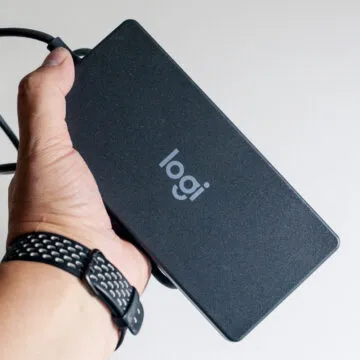 Recensione Logitech Logi Dock, via i cavi dalla scrivania (per davvero)