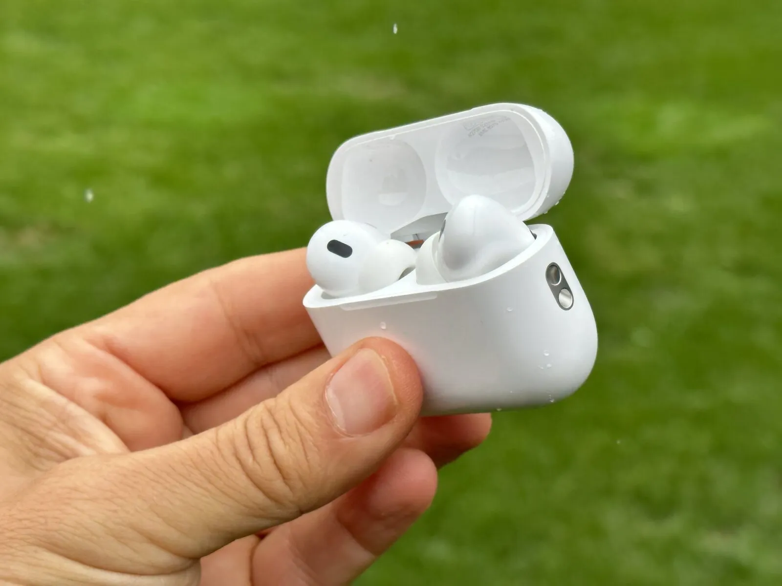 Recensione Airpods Pro 2, il totale è più della somma delle parti Recensione Airpods Pro 2, il totale è più della somma delle parti