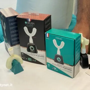A IFA 2022 lo spazzolino Y-BRUSH lava i denti in 10 secondi