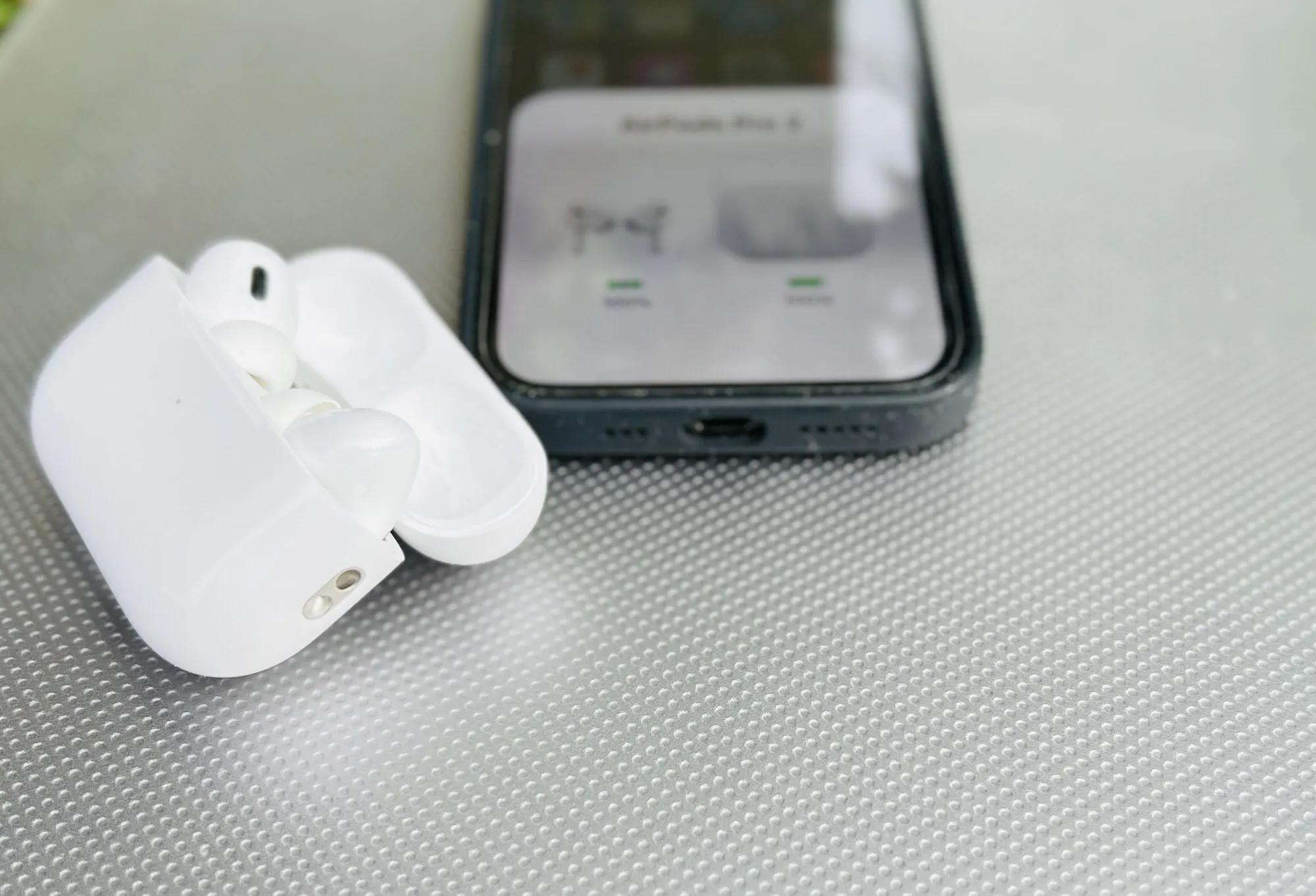 Recensione Airpods Pro 2, il totale è più della somma delle parti Recensione Airpods Pro 2, il totale è più della somma delle parti