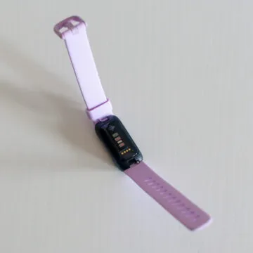 Recensione Fitbit Inspire 3, bracciale smart semplice, accessibile ma per utenti comunque esigenti