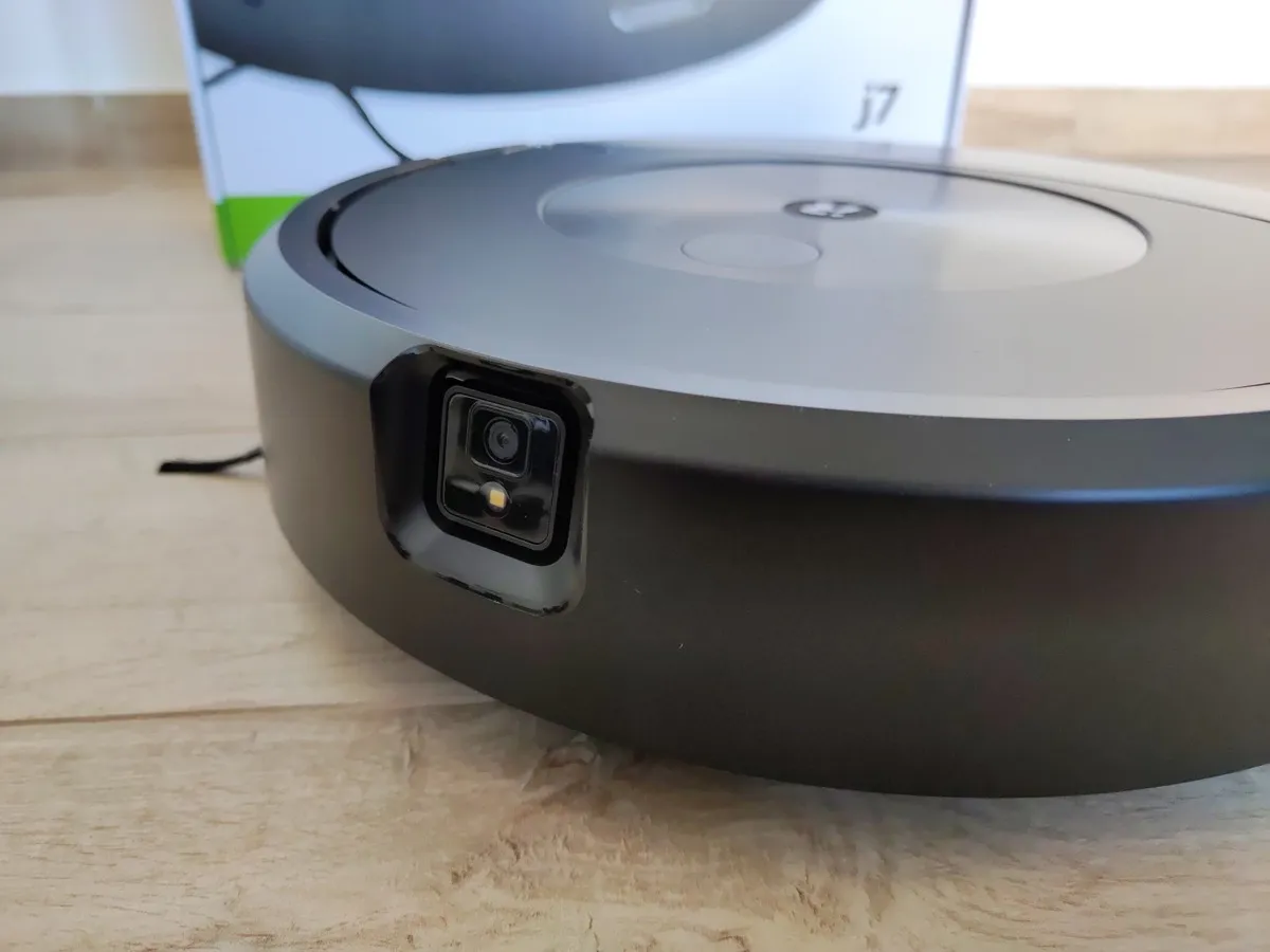 Recensione Roomba Combo j7, aspira e lava con il mocio retrattile