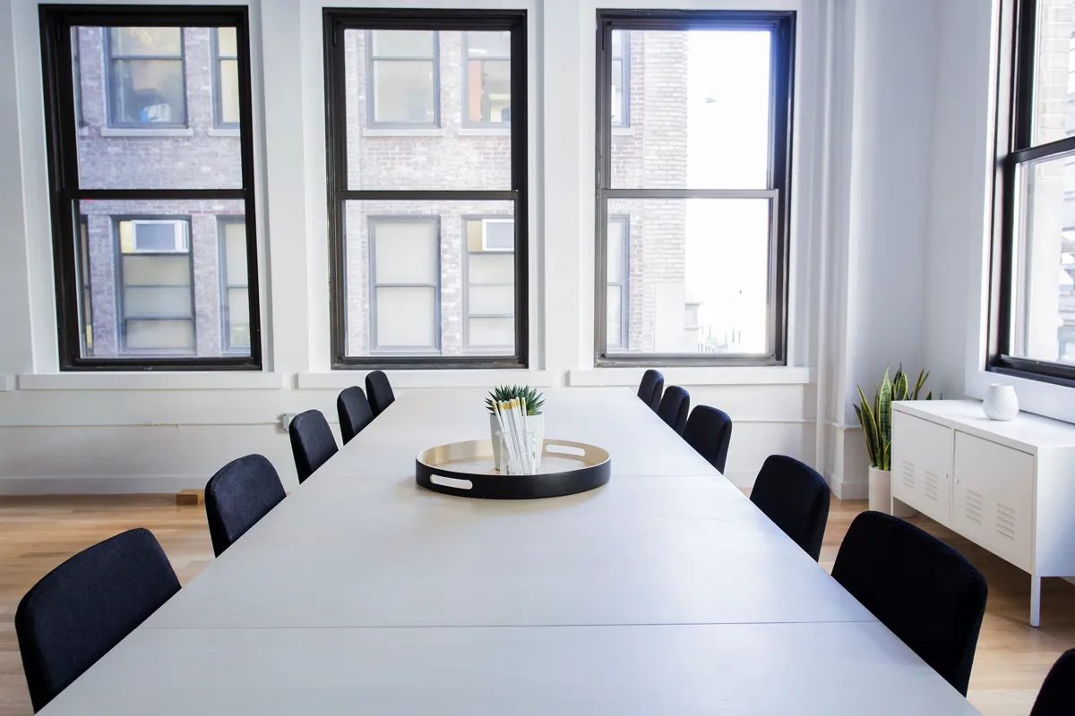 Otto lavori che ChatGPT e AI rischiano di far saltare Otto lavori che ChatGPT e AI rischiano di far saltare