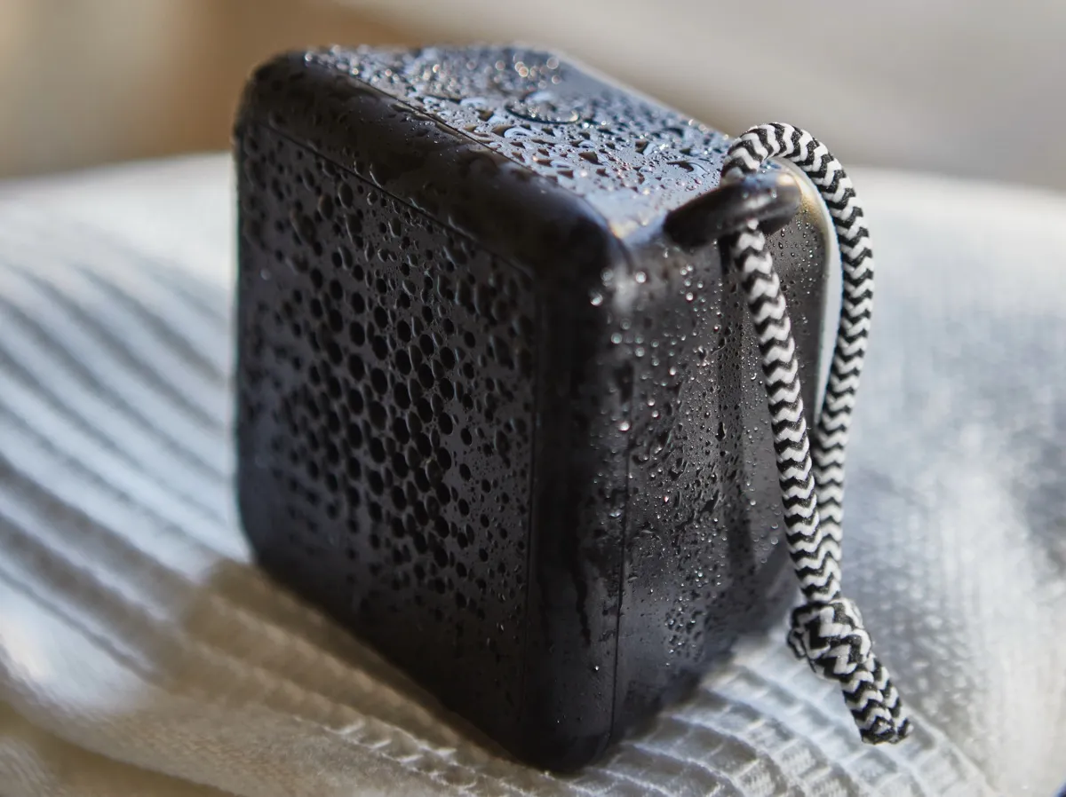 IKEA Vappeby, adorabile speaker BT taglia le gambe al prezzo IKEA Vappeby, adorabile speaker BT taglia le gambe al prezzo