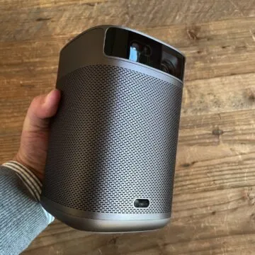 Recensione Proiettore XGIMI Mogo 2 Pro, il super versatile full HD da mettere nello zaino