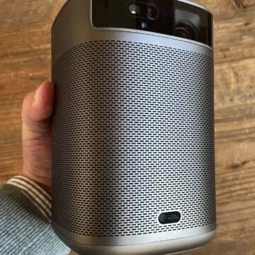 Recensione Proiettore XGIMI Mogo 2 Pro, il super versatile full HD da mettere nello zaino