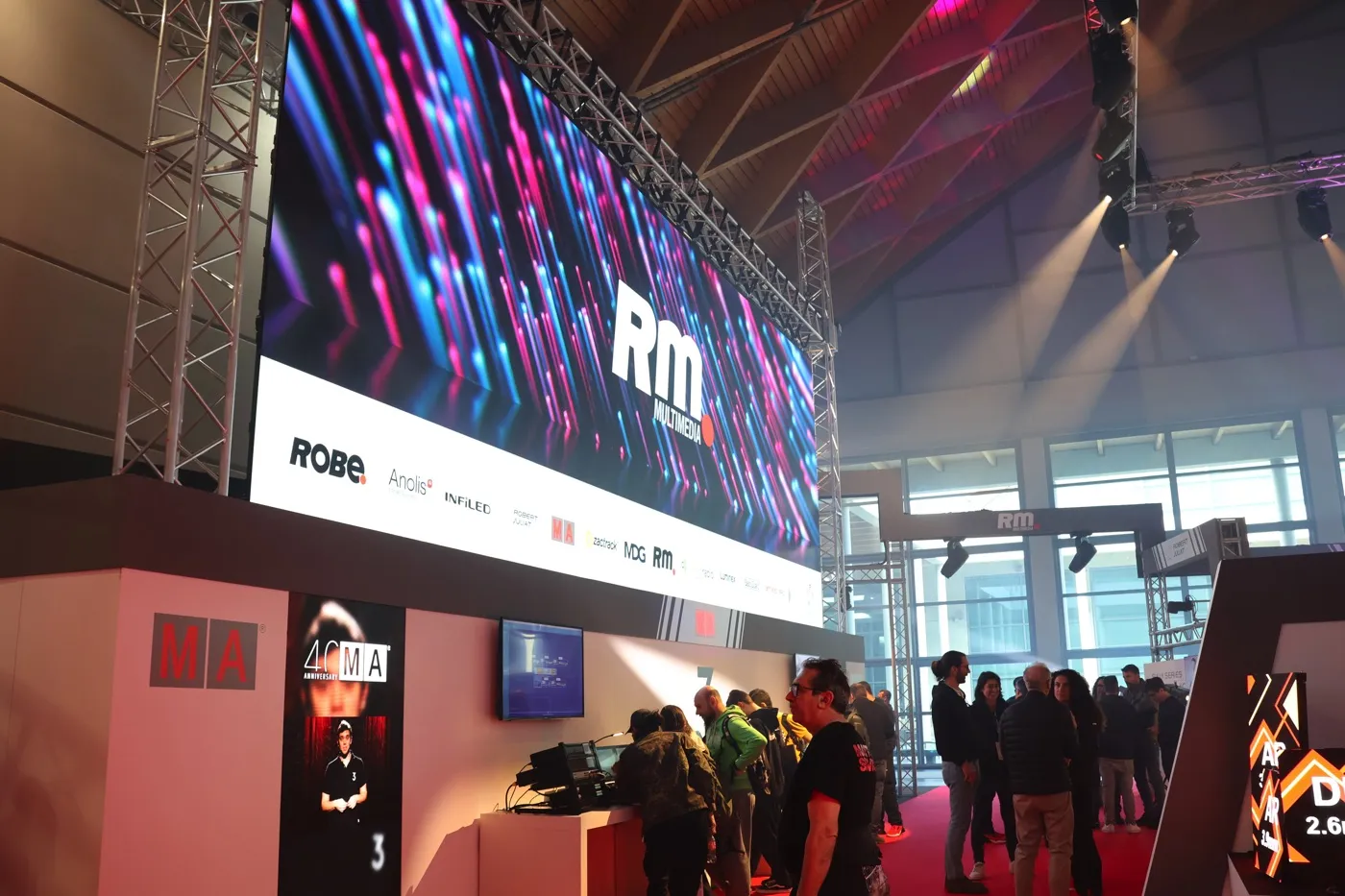 Ultimo giorno a MIRTECH 2023: in giro per gli stand