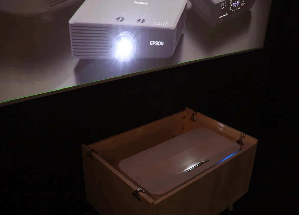 Ultimo giorno a MIRTECH 2023: in giro per gli stand