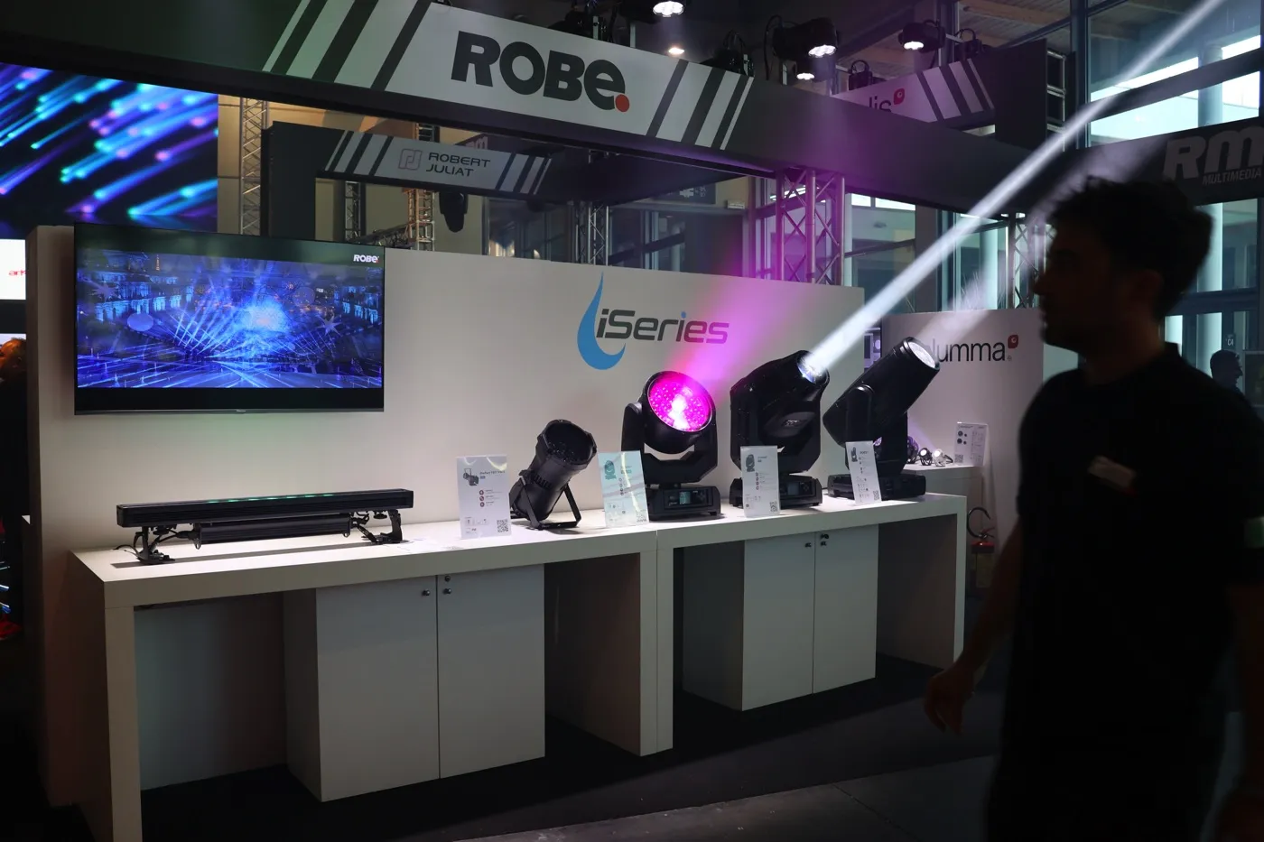 Ultimo giorno a MIRTECH 2023: in giro per gli stand