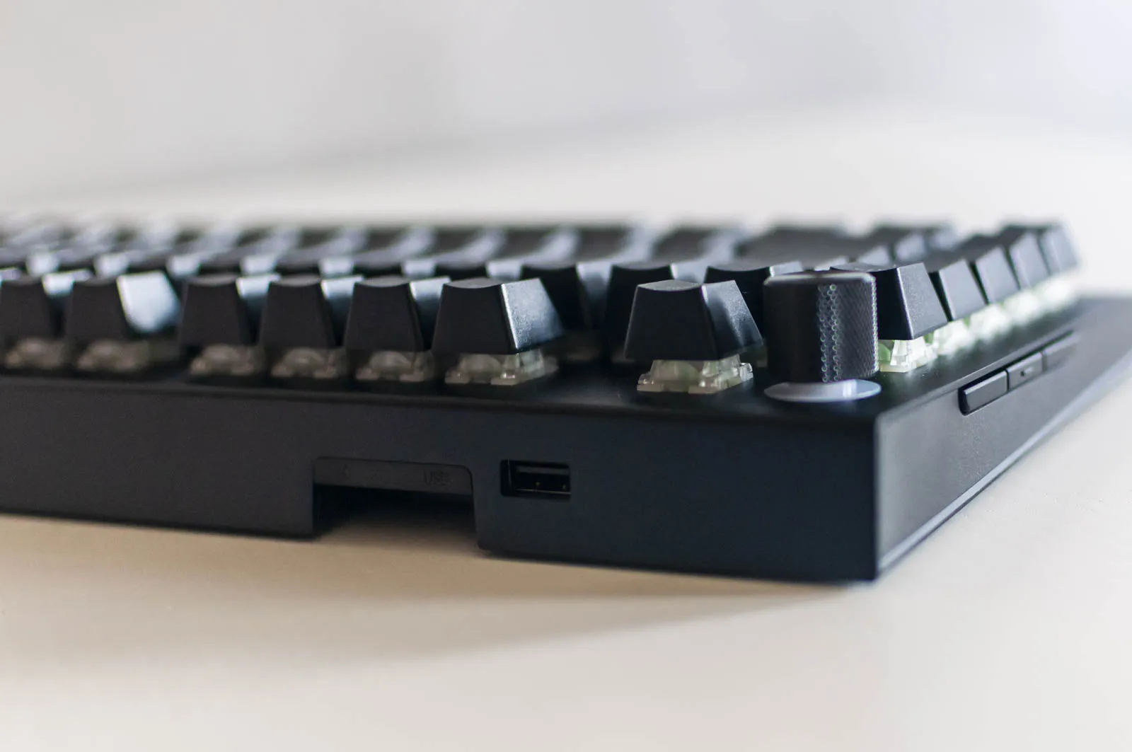 Recensione tastiera Razer Blackwidow V4 Pro, l’elite di Razer non è per tutti, ma un privilegio per pochi Recensione tastiera Razer Blackwidow V4 Pro, l’elite di Razer non è per tutti, ma un privilegio per pochi