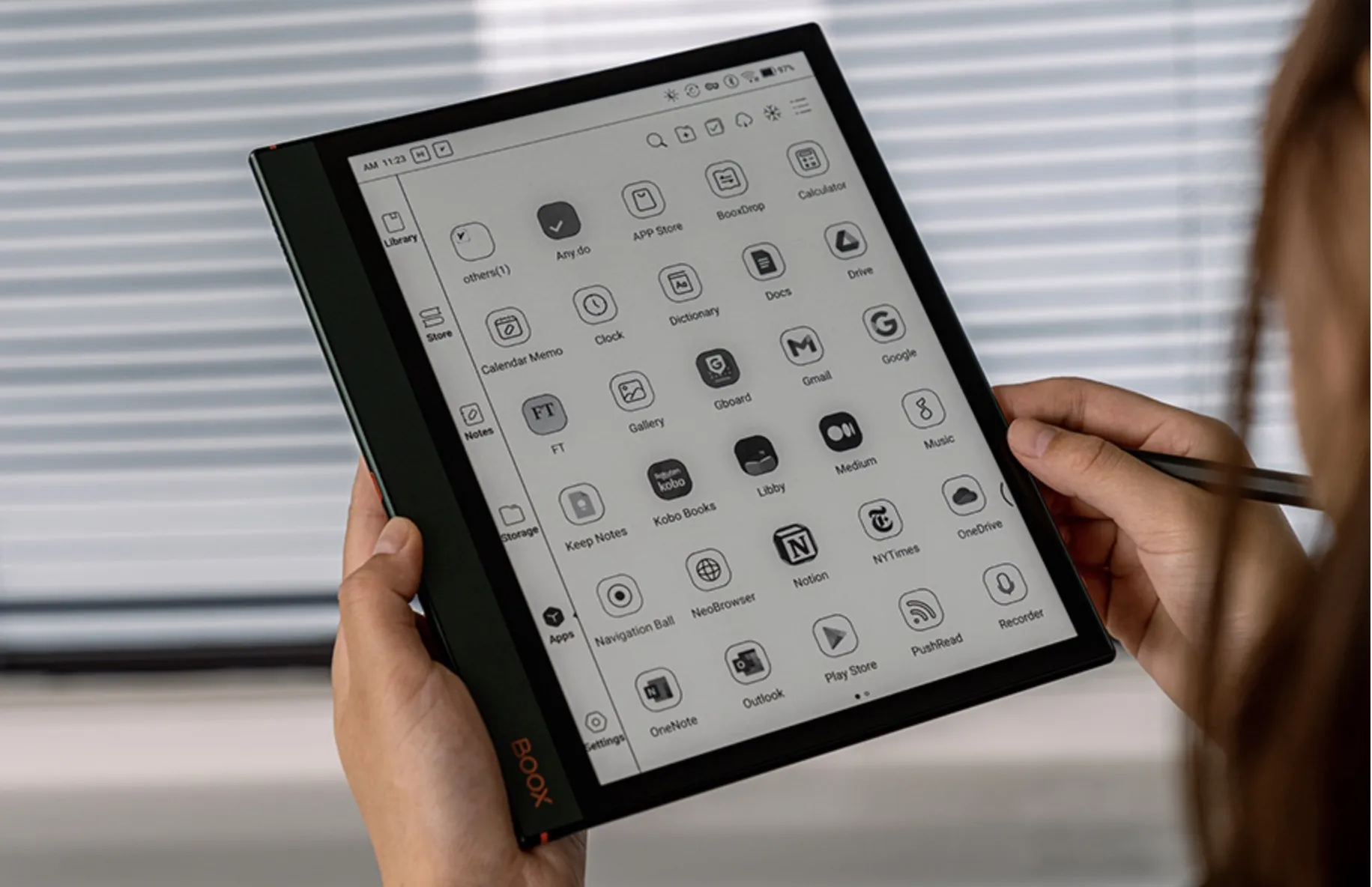 Recensione Onyx Boox Note Air2 Plus: il tablet E Ink per la produttività Recensione Onyx Boox Note Air2 Plus: il tablet E Ink per la produttività