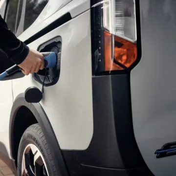 Ford ha presentato E-Tourneo Courier 100% elettrico