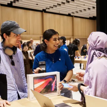 Apple Store, le foto dell'apertura nella storica Battersea Power Station di Londra