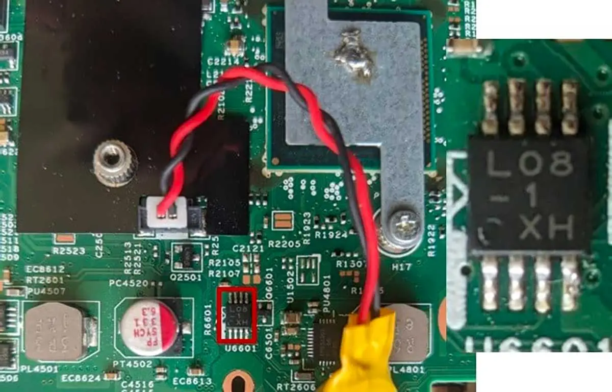 La password nel BIOS di alcuni notebook Lenovo si bypassa con un cacciavite