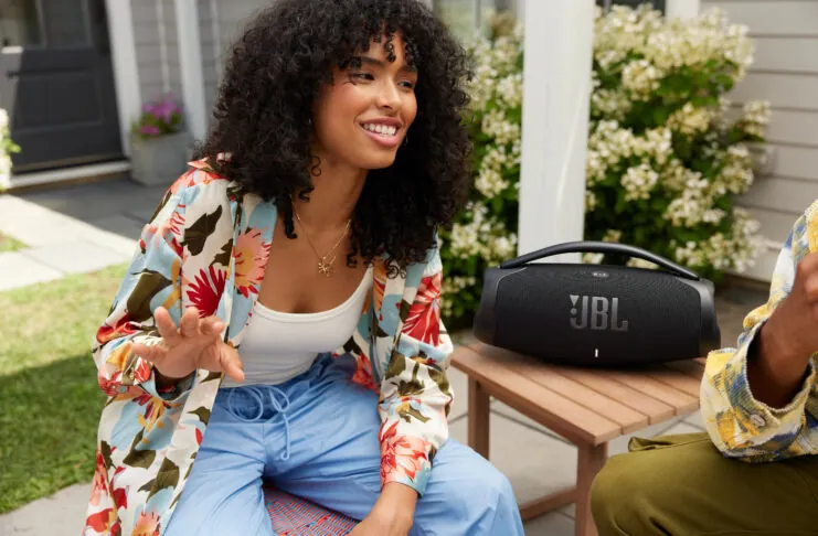 Gli speaker JBL Boombox 3 e JBL Charge 5 disponibili in versione Wi-Fi